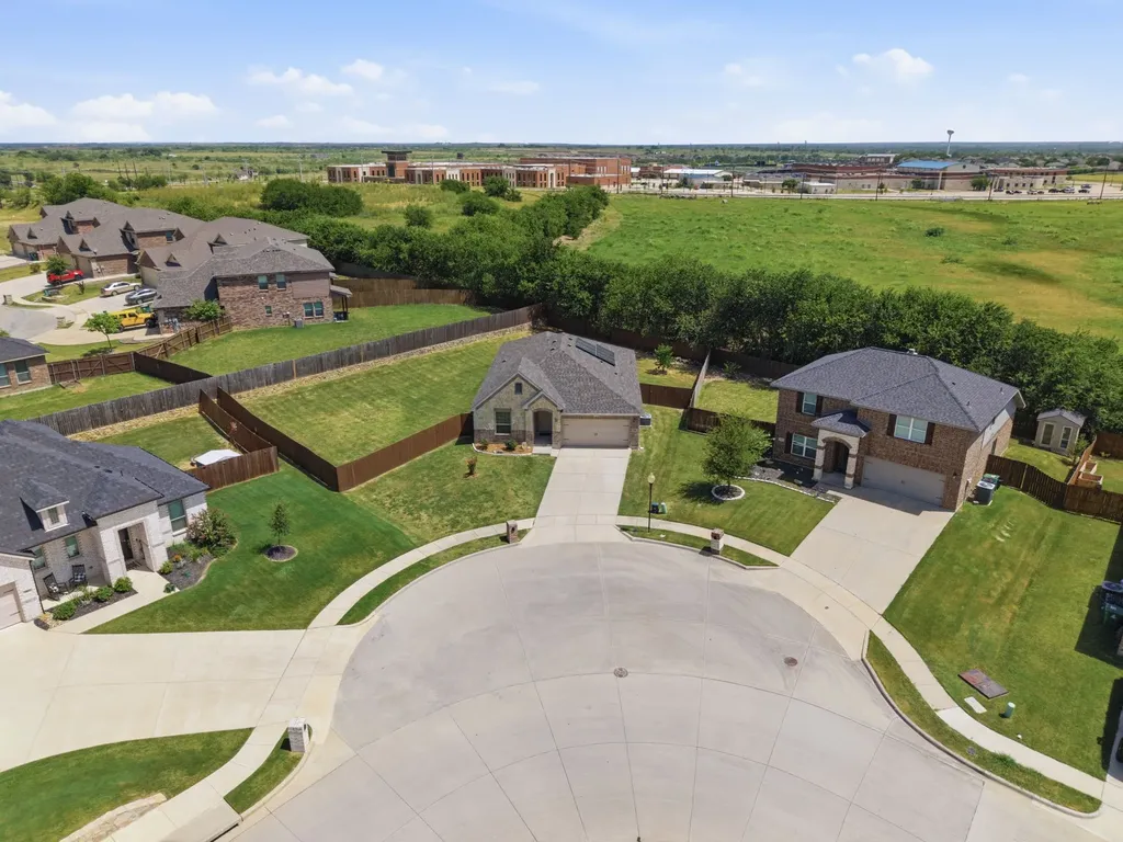 3901 Kensington Drive Sanger TX 76266