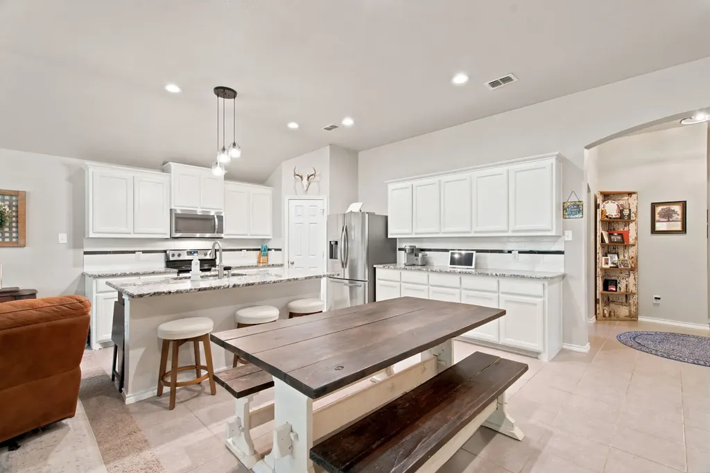 3901 Kensington Drive Sanger TX 76266