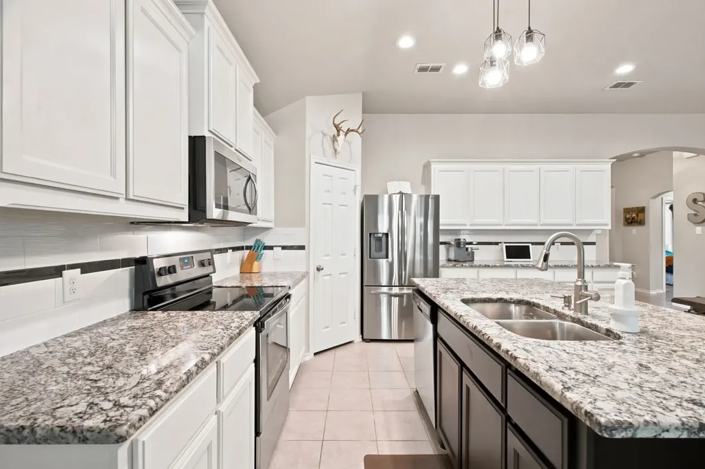3901 Kensington Drive Sanger TX 76266