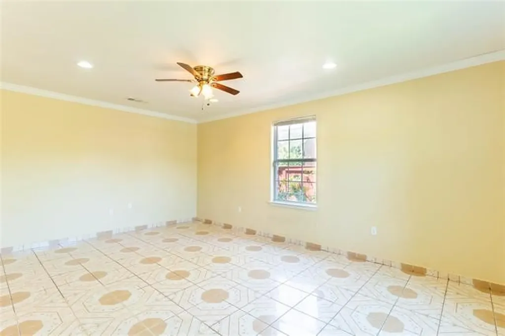 2746 Kingston Street Dallas TX 75211