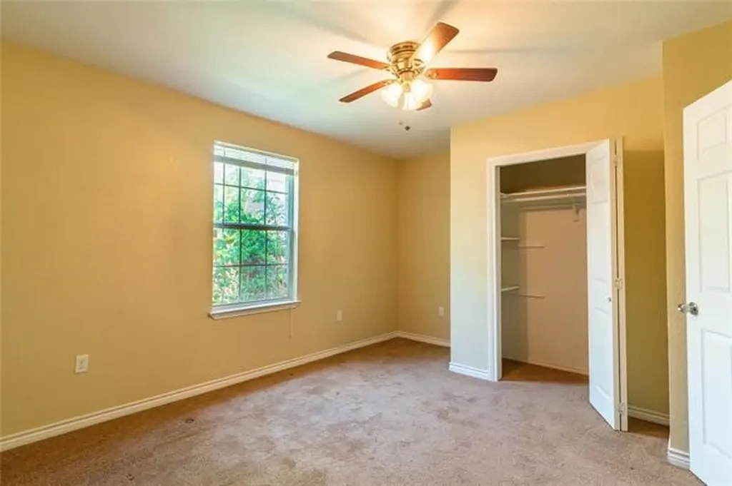 2746 Kingston Street Dallas TX 75211