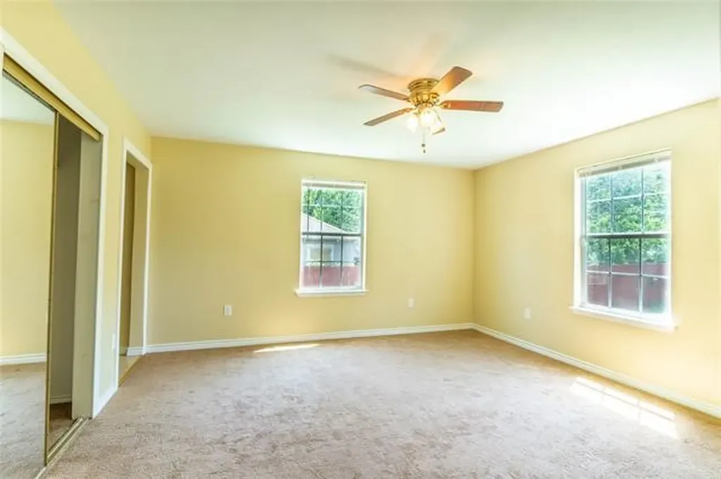 2746 Kingston Street Dallas TX 75211