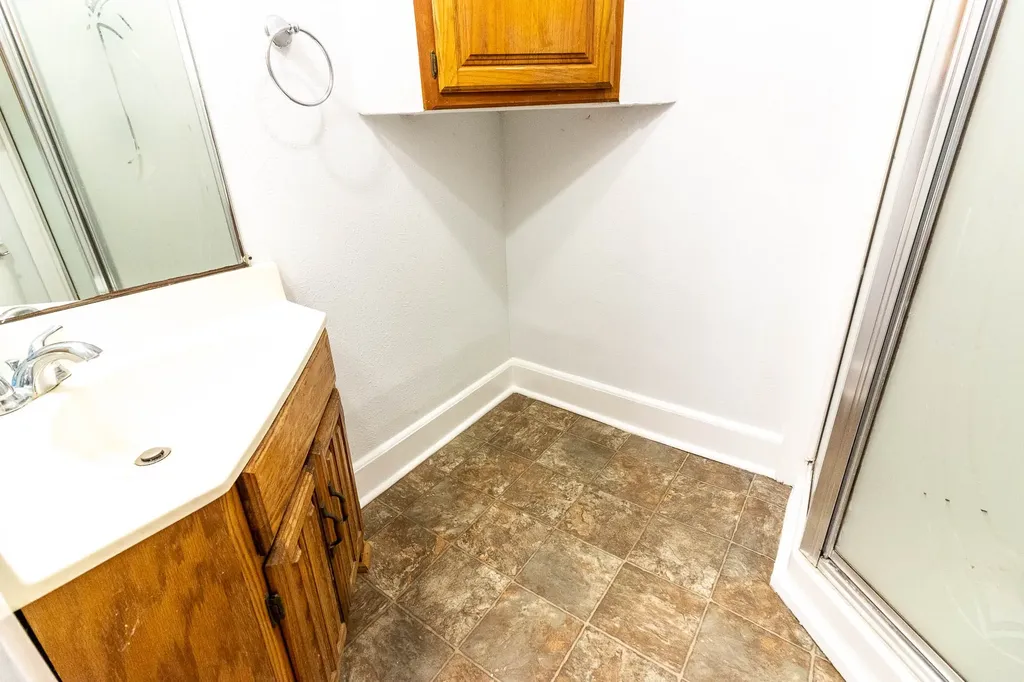 801 S Sutton Street Mabank TX 75147
