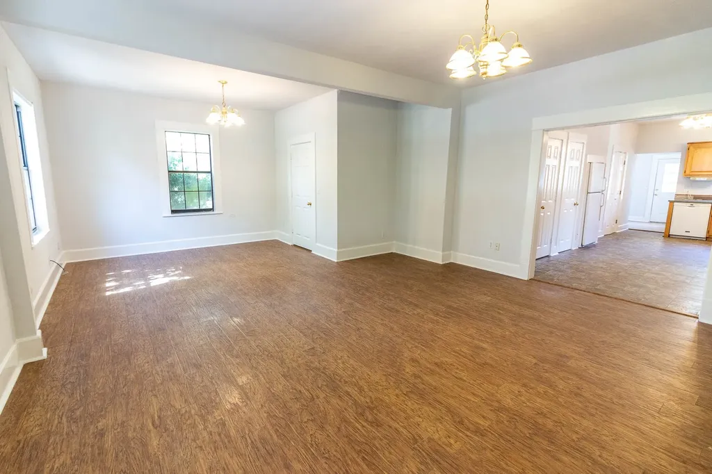 801 S Sutton Street Mabank TX 75147
