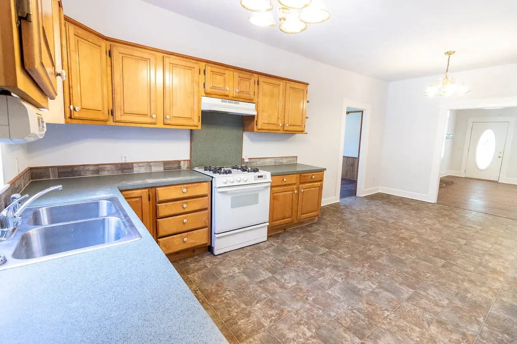 801 S Sutton Street Mabank TX 75147