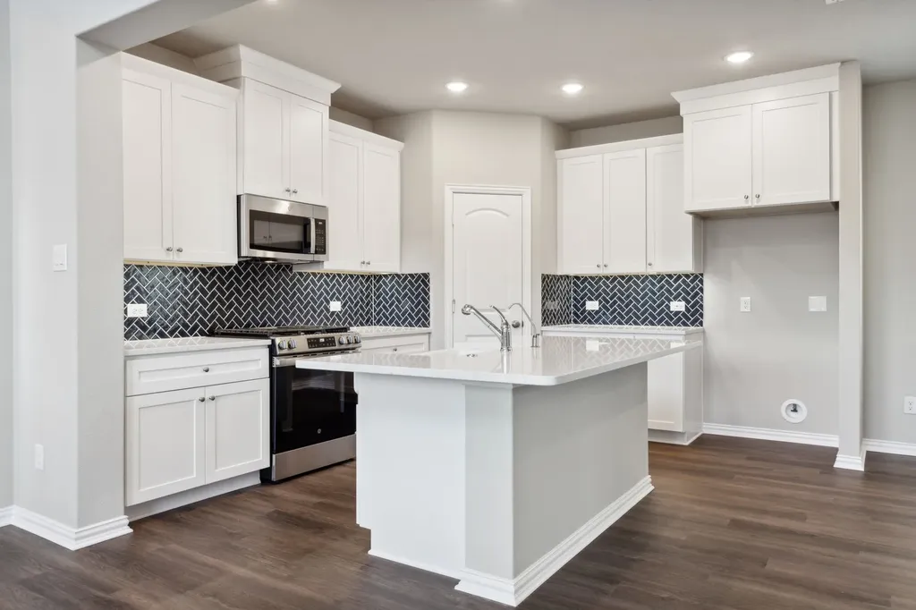 2001 Lone Oak Trail Mesquite TX 75181