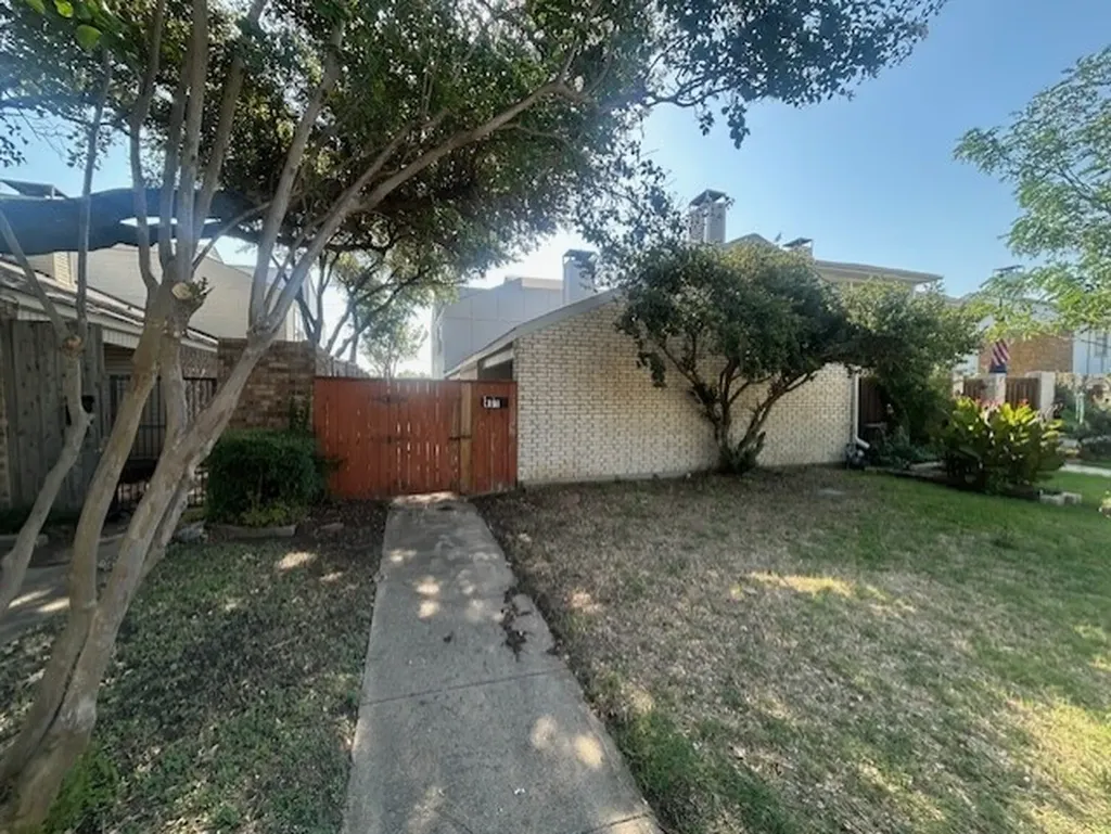 401 Towne House Lane Richardson TX 75081