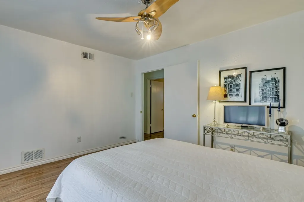 10207 Carry Back Circle Dallas TX 75229