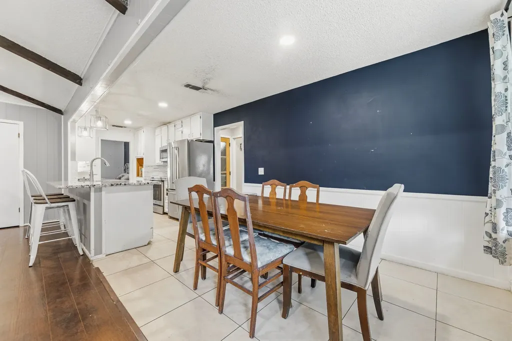304 Childers Avenue Benbrook TX 76126