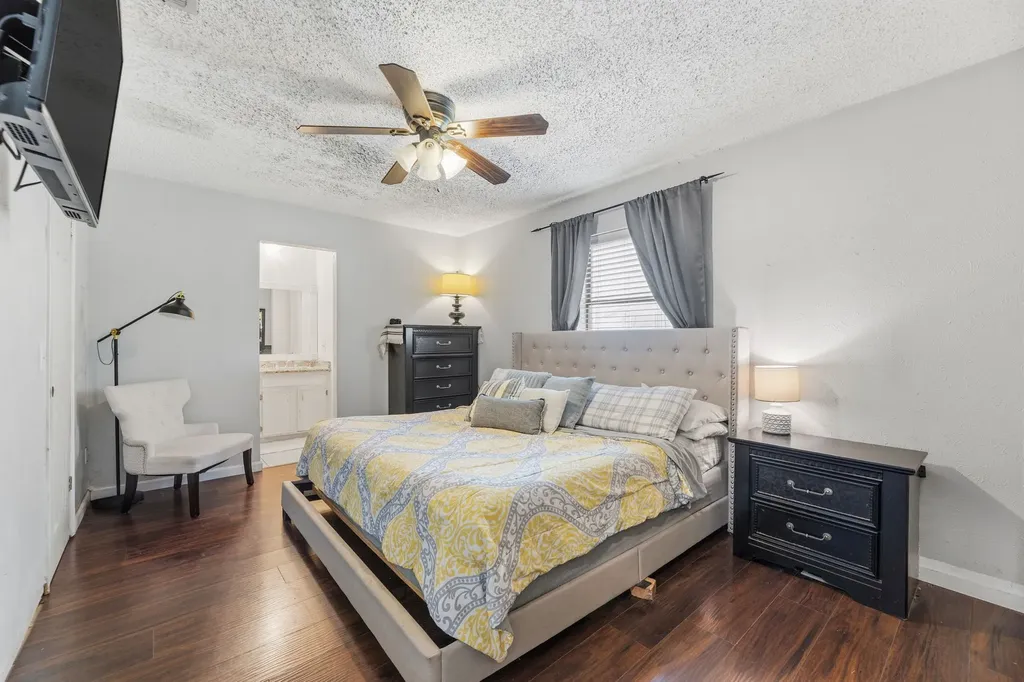 304 Childers Avenue Benbrook TX 76126