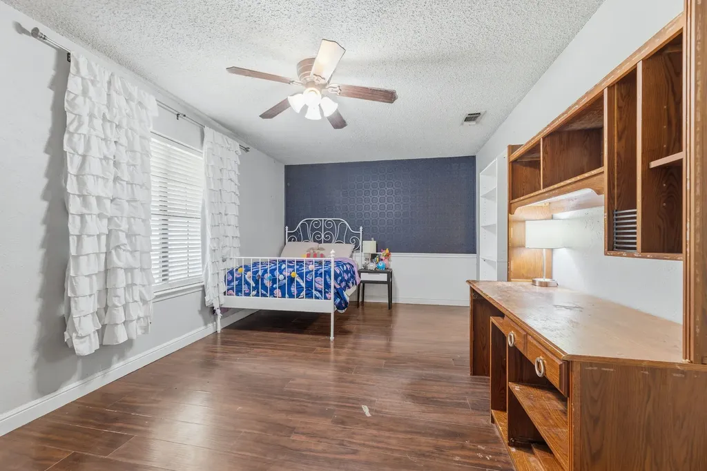 304 Childers Avenue Benbrook TX 76126