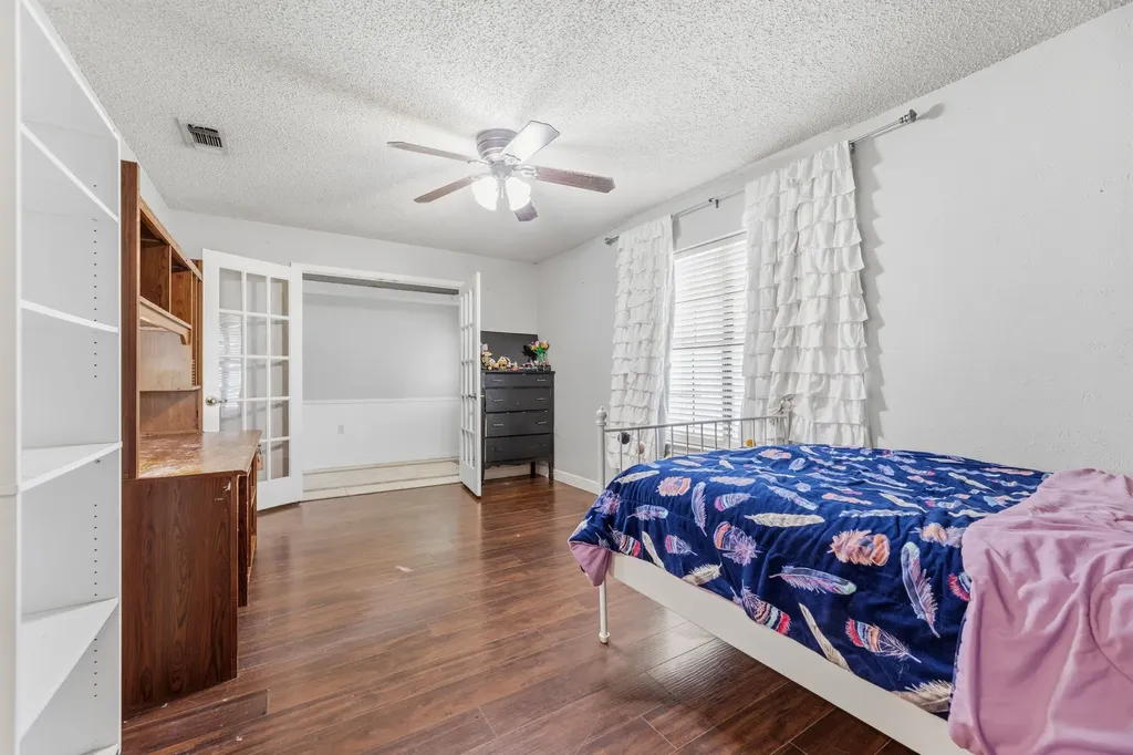 304 Childers Avenue Benbrook TX 76126