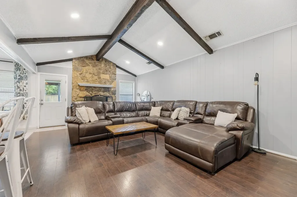 304 Childers Avenue Benbrook TX 76126