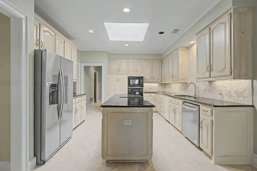 1807 Lakeshore Court Mckinney TX 75072