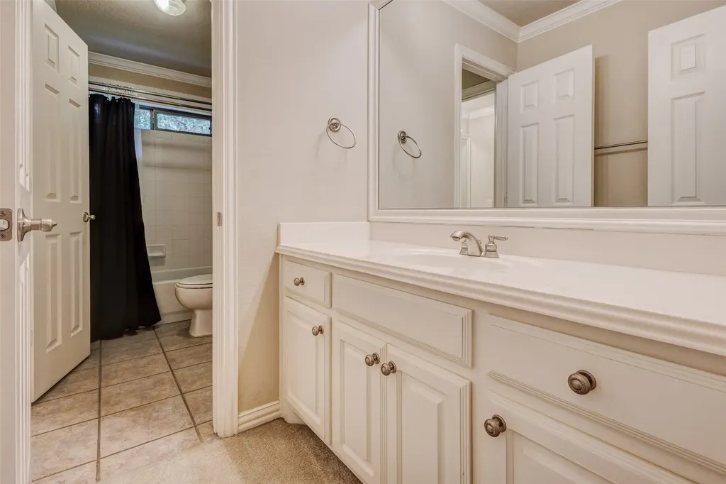 7921 Shady Oaks Drive North Richland Hills TX 76182