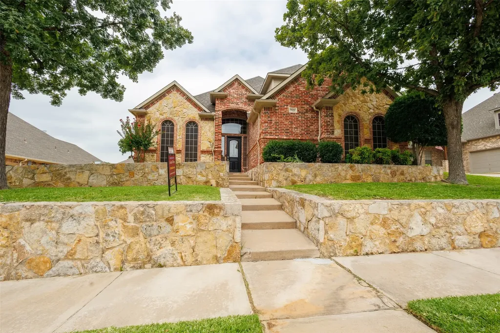 7921 Shady Oaks Drive North Richland Hills TX 76182