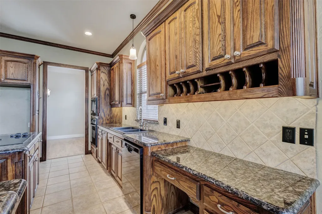 7921 Shady Oaks Drive North Richland Hills TX 76182