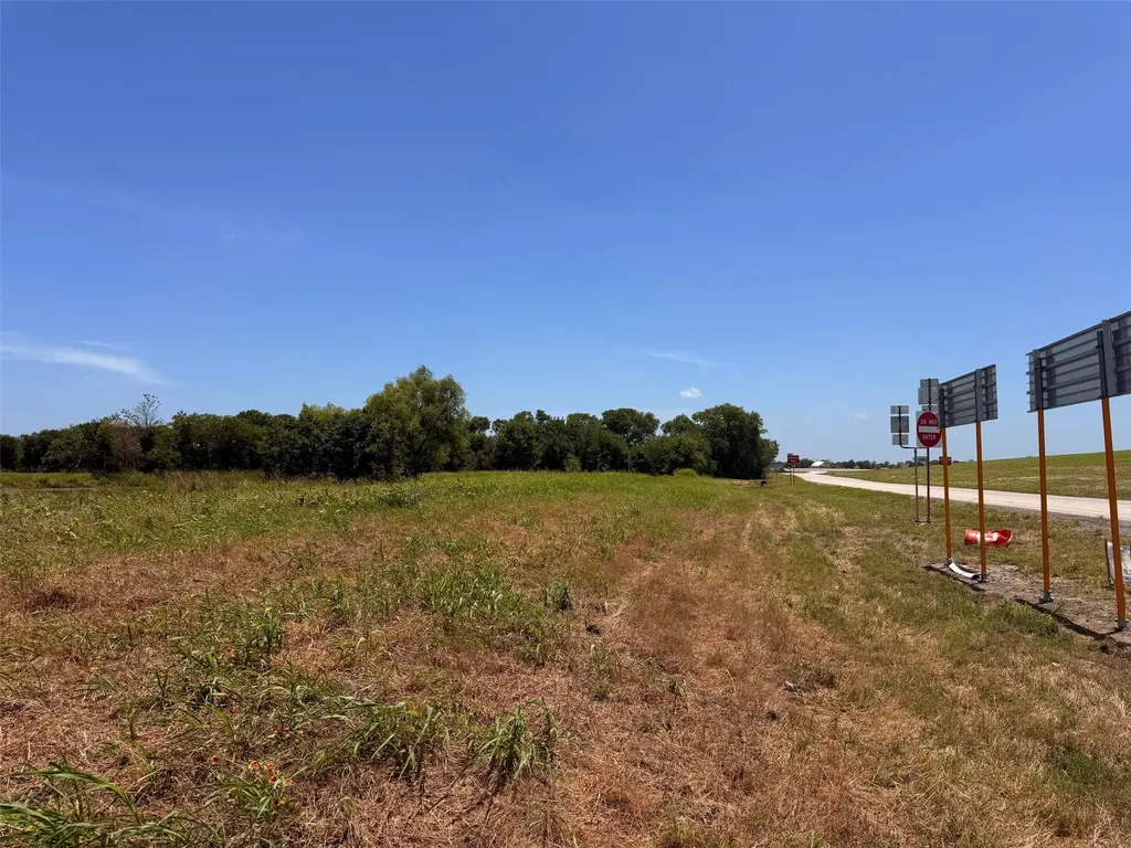 12101 Us Highway 175 Service Road Kemp TX 75143