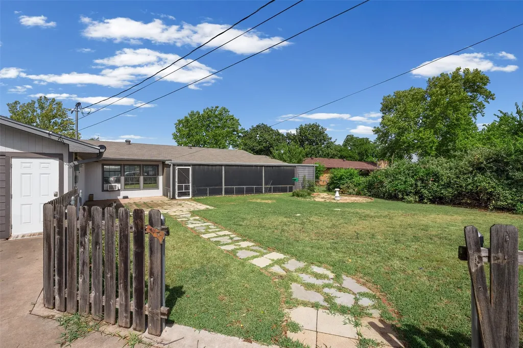 1331 Cherry Street Graham TX 76450