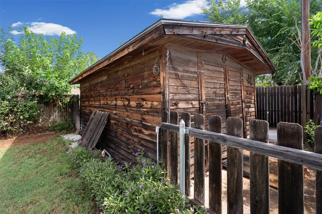 1331 Cherry Street Graham TX 76450