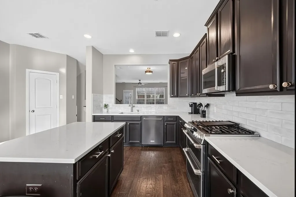 7880 Oxer Drive Irving TX 75063