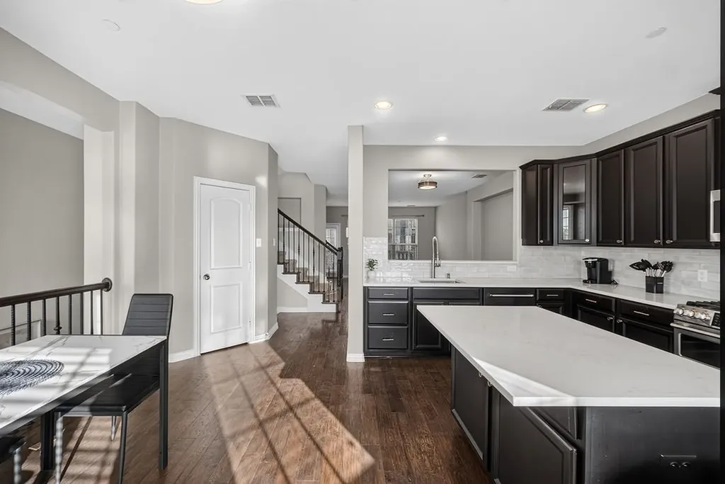 7880 Oxer Drive Irving TX 75063