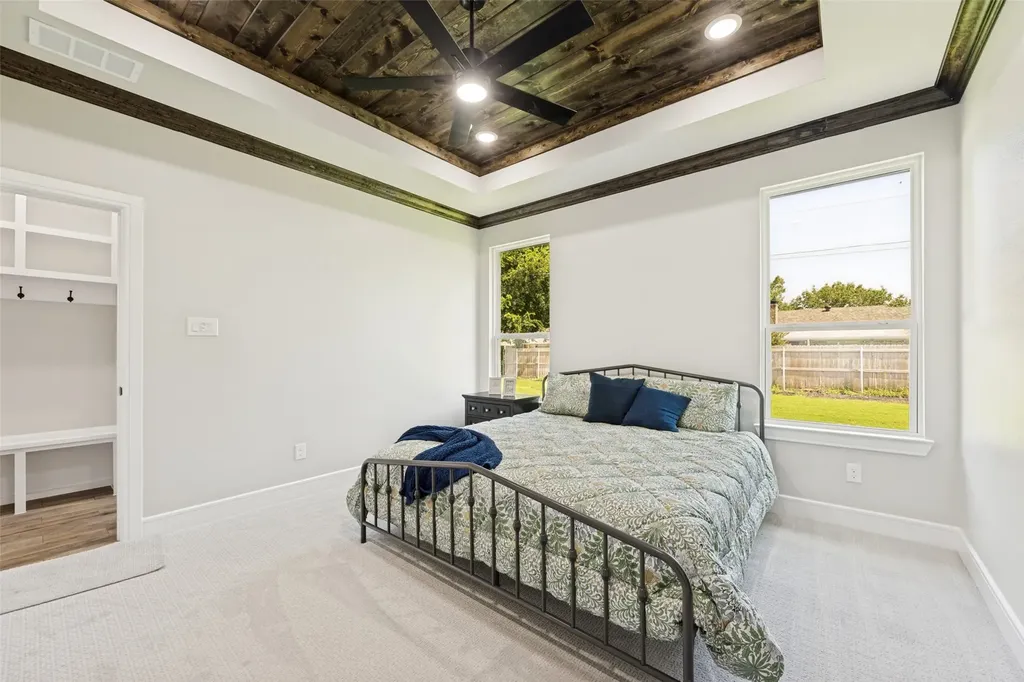 310 Cottonwood Leonard TX 75452