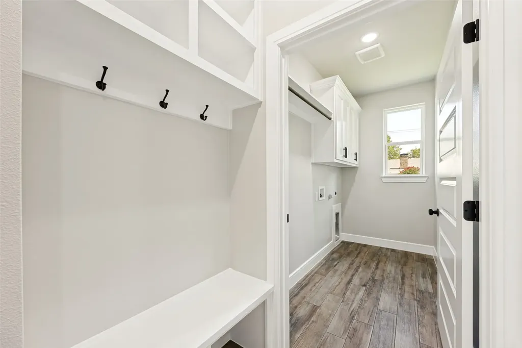 310 Cottonwood Leonard TX 75452
