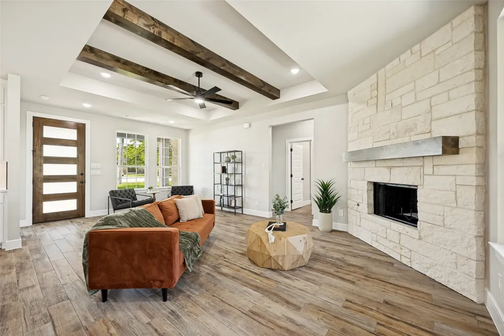 310 Cottonwood Leonard TX 75452