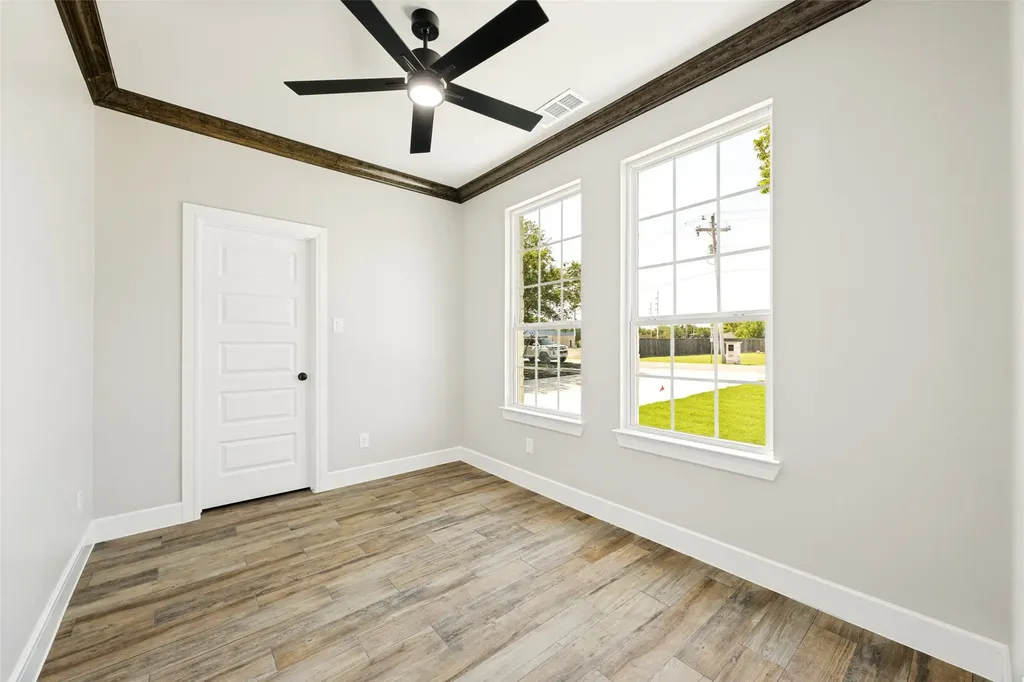 310 Cottonwood Leonard TX 75452