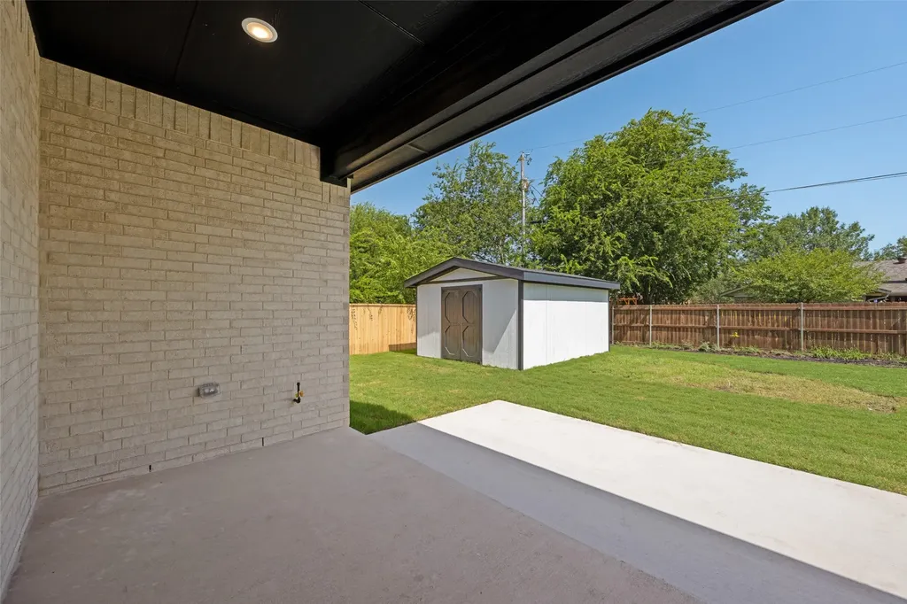 310 Cottonwood Leonard TX 75452