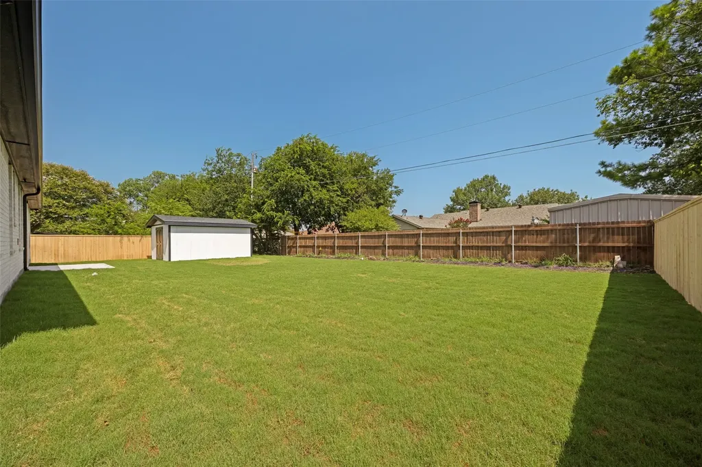 310 Cottonwood Leonard TX 75452