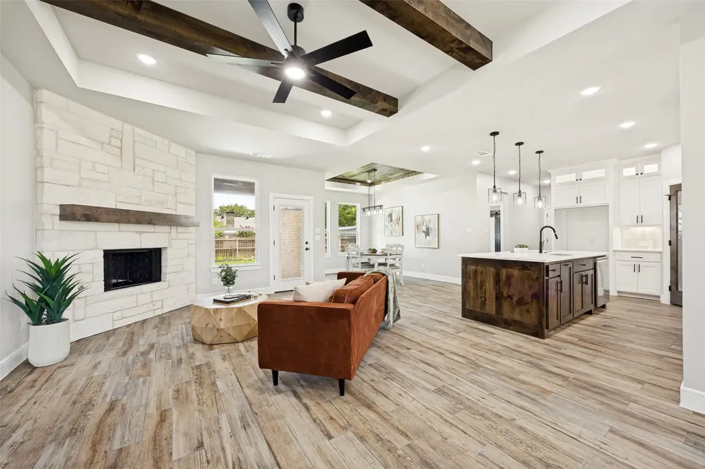 310 Cottonwood Leonard TX 75452