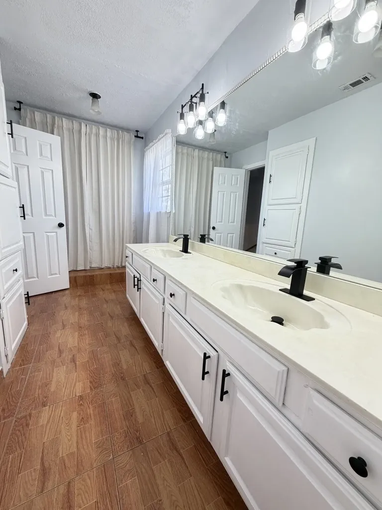 1300 Elmhurst Drive Garland TX 75041
