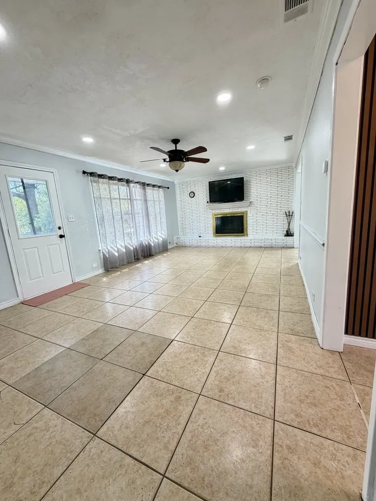 1300 Elmhurst Drive Garland TX 75041