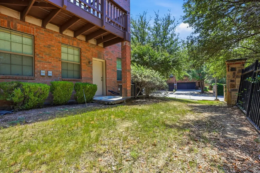 1404 Biltmore Lane Irving TX 75063