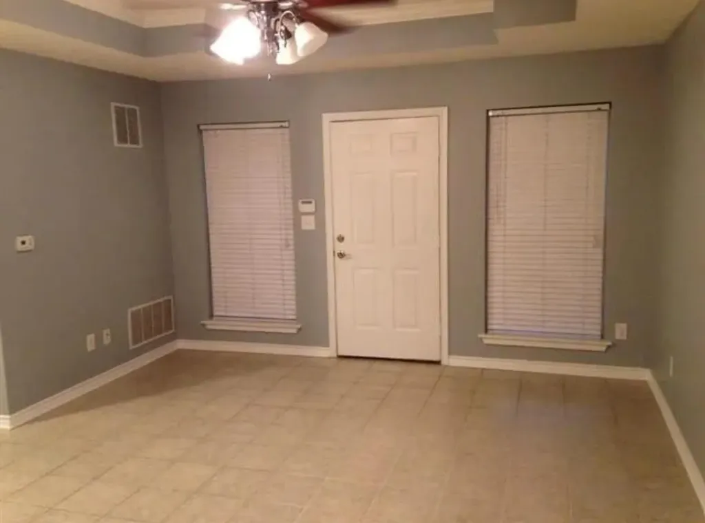 1130 E Ohio Street Van TX 75790