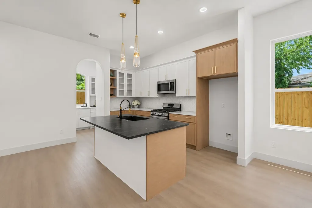 2806 Carter Street Dallas TX 75210
