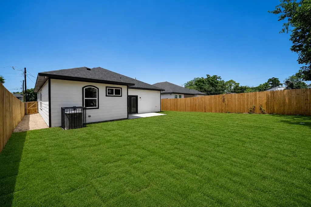 2806 Carter Street Dallas TX 75210