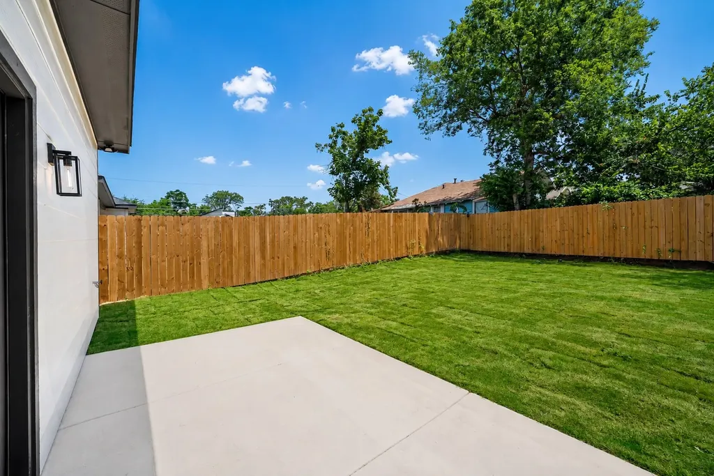 2806 Carter Street Dallas TX 75210