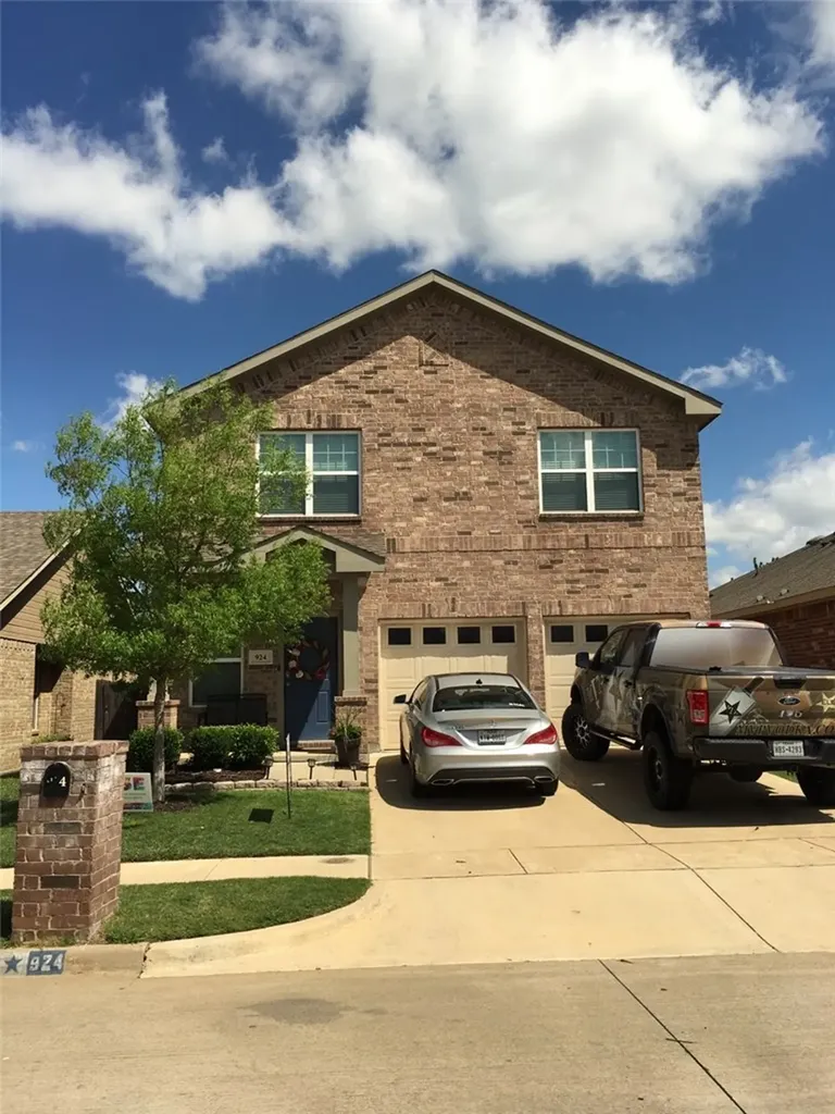 924 Bentwood Trail Grand Prairie TX 75052
