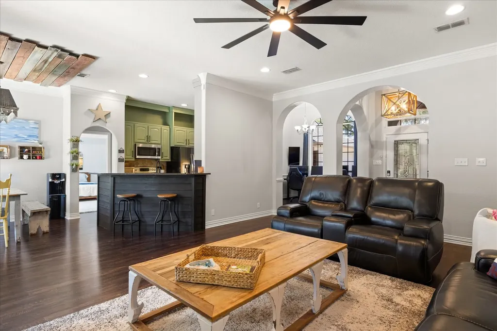 3930 Buena Vista Circle Granbury TX 76049
