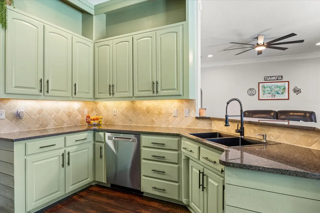3930 Buena Vista Circle Granbury TX 76049