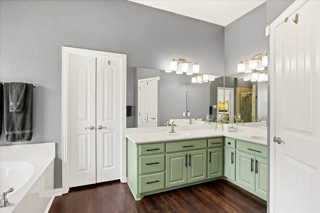 3930 Buena Vista Circle Granbury TX 76049