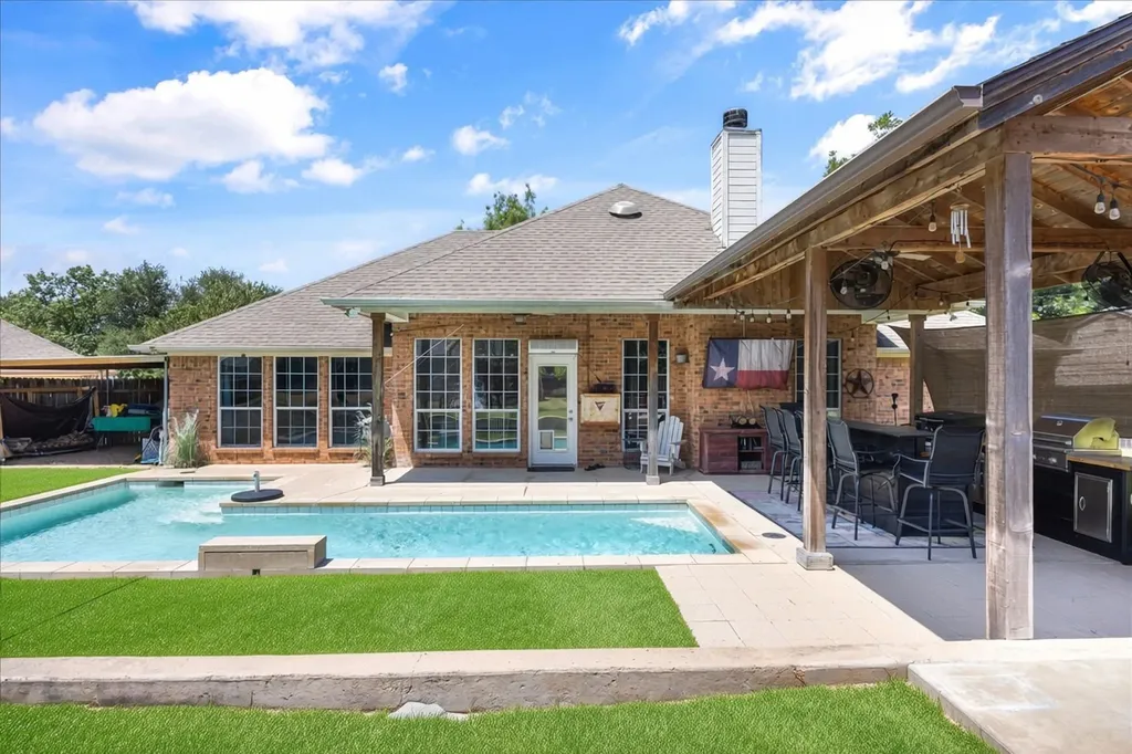 3930 Buena Vista Circle Granbury TX 76049