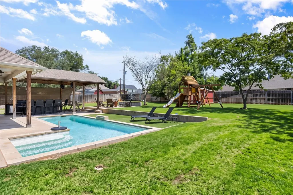3930 Buena Vista Circle Granbury TX 76049