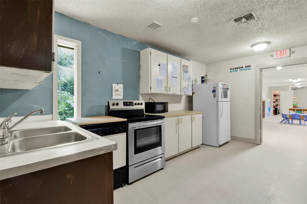 413 State Highway 323 E Overton TX 75684