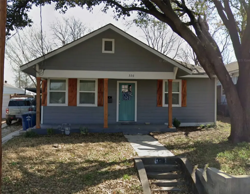 326 N Denver Street Dallas TX 75203