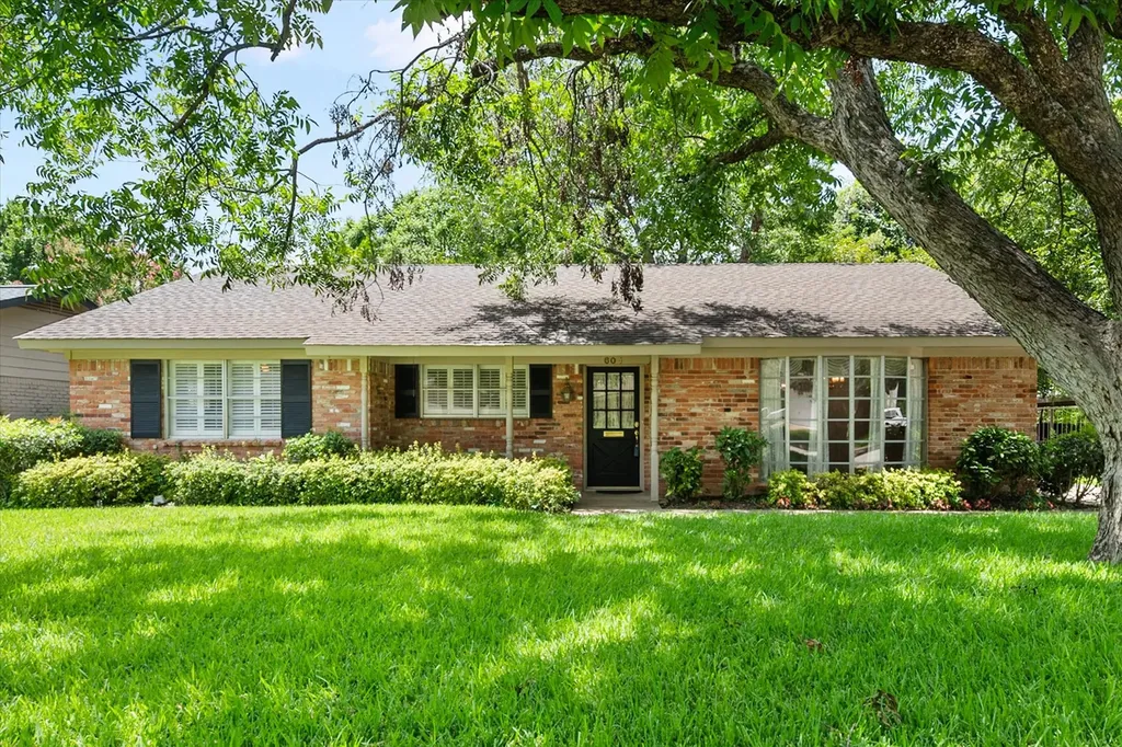 604 Waggoner Drive Arlington TX 76013