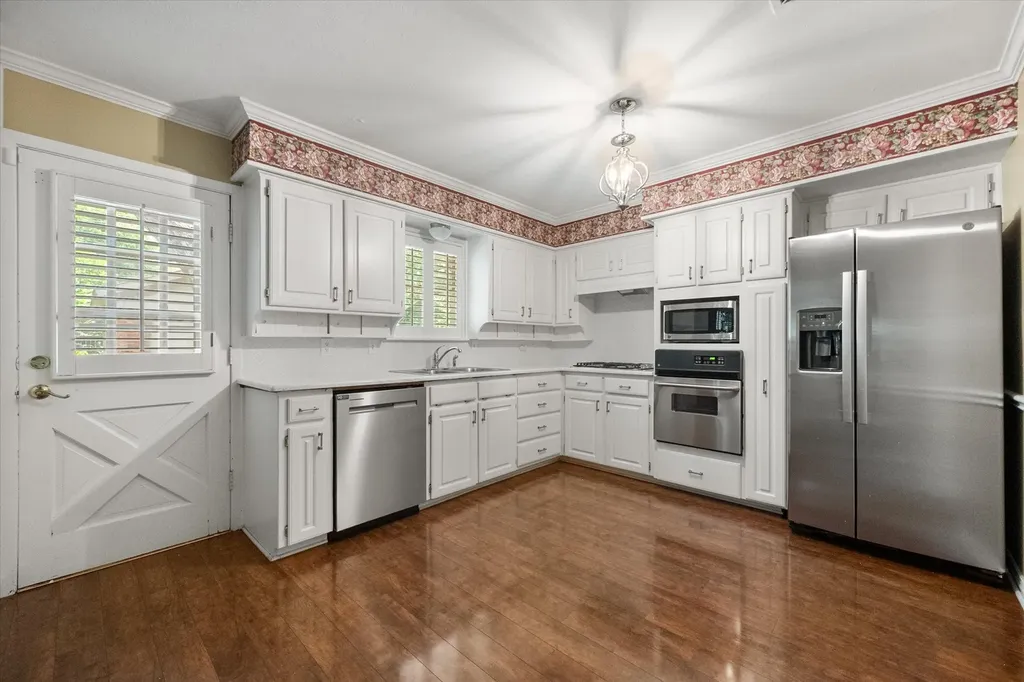604 Waggoner Drive Arlington TX 76013